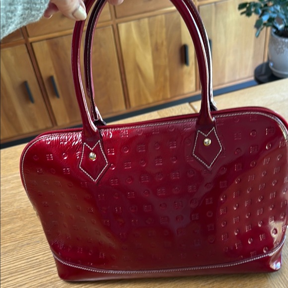 Arcadia Red Patent Leather Satchel with Glossy Finish - Picture 3 of 16